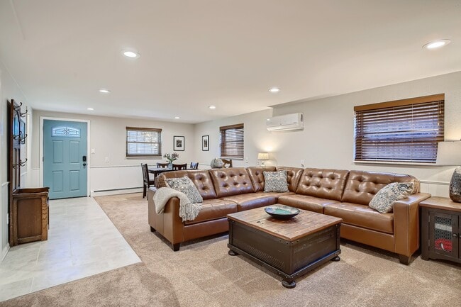 Photo - 3061 Oak St Unidad Guest Suite