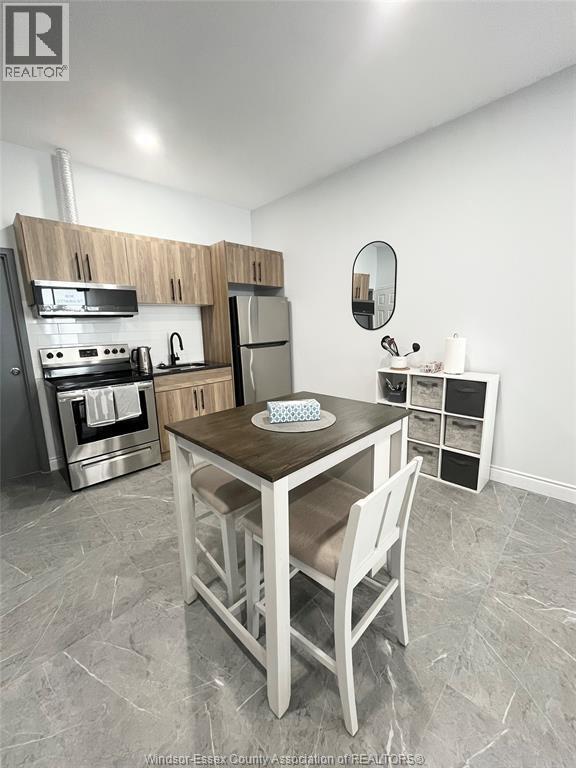 Photo - 806 Ottawa St