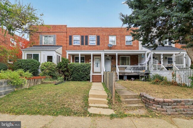 Photo - 250 Lynhaven Dr