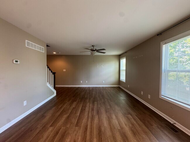 Photo - 1925 Falling Leaves Lane
