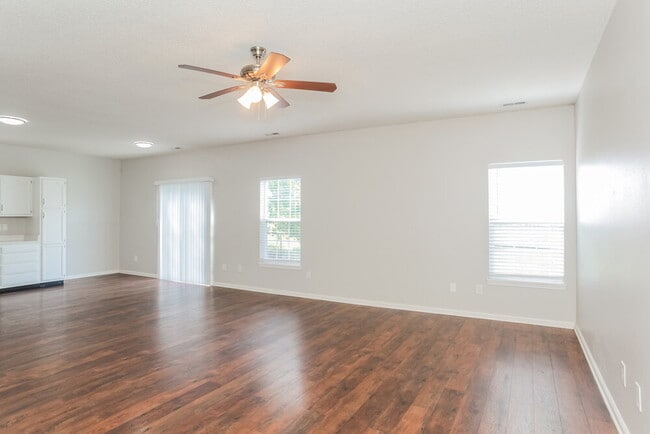 Photo - 3500 Limelight Ln