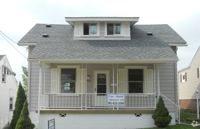 Building Photo - 422 W 45th St Rental