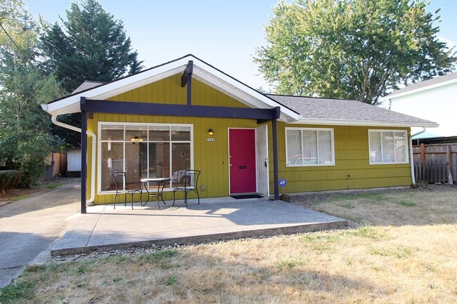 Building Photo - 2923 NE 92nd Ave
