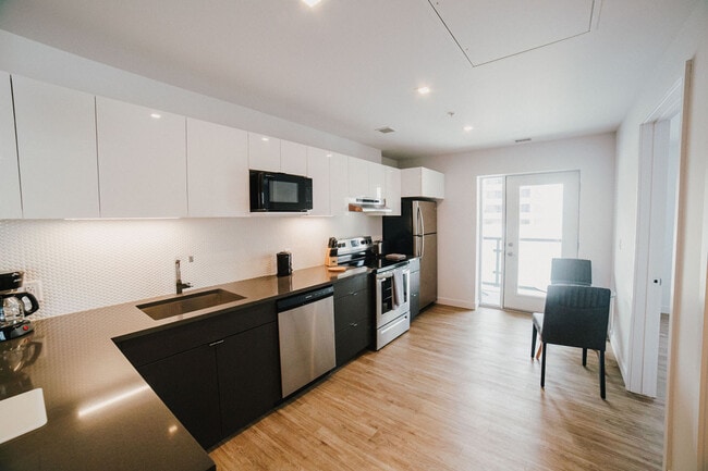 Photo - 221 Stradbrook Ave Unit ID1223070P