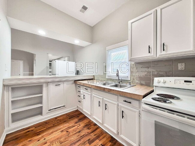 3500 Garland Ave
