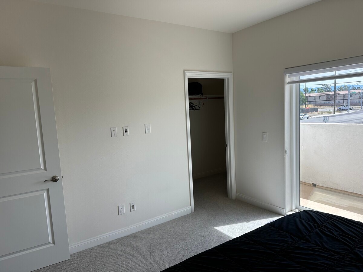 Photo - 16425 Arrow Blvd