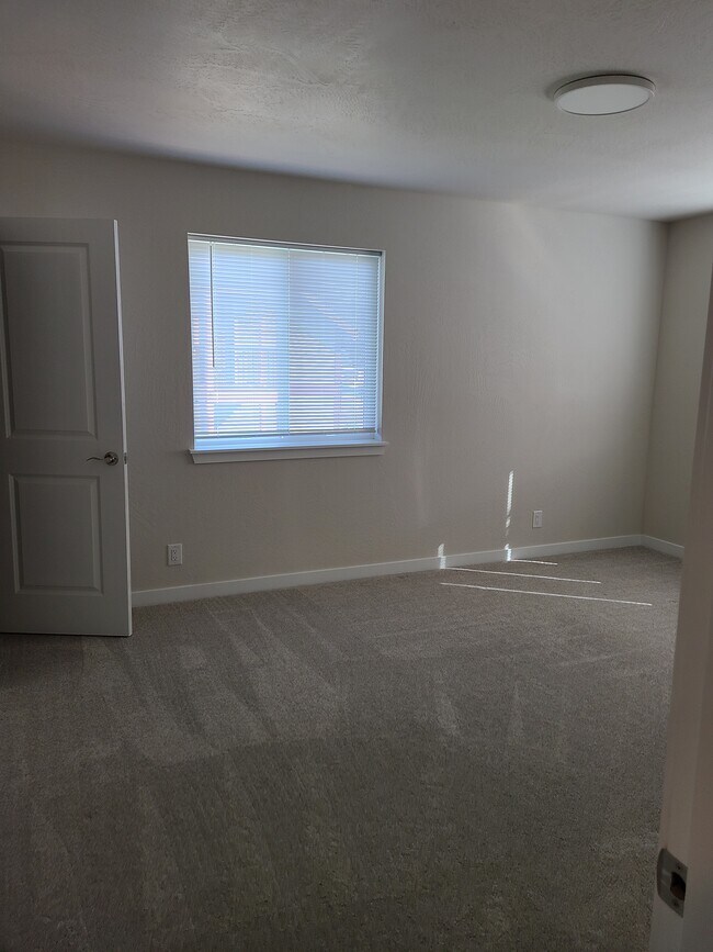 Photo - 225 Talent Ave