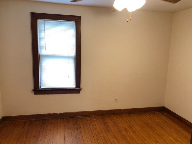 Photo - 335 E 19th Ave