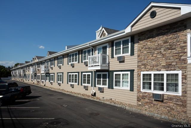 Photo - 333 Candee Ave Unidad E1