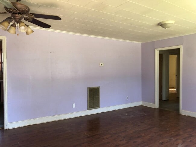 Photo - 406 Maynard Dr