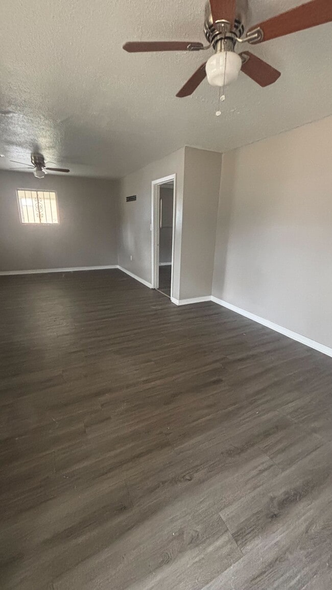 Photo - 147 Strafford St