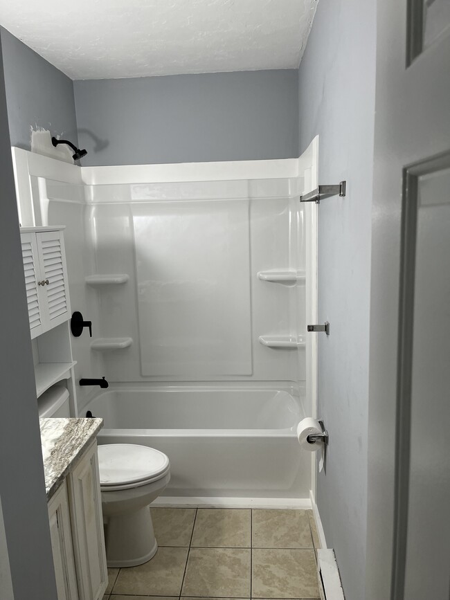 full bath - 85 Riverview Pl Condo Unit 85D riverview place