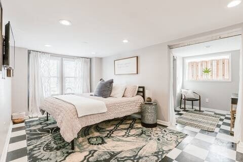 Photo - 15 Whitsett St Unidad Downtown GVL Suite