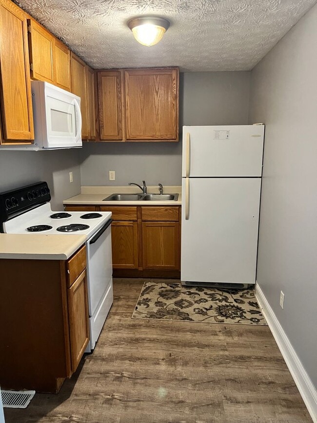 Photo - 1601 Grove St Unit B