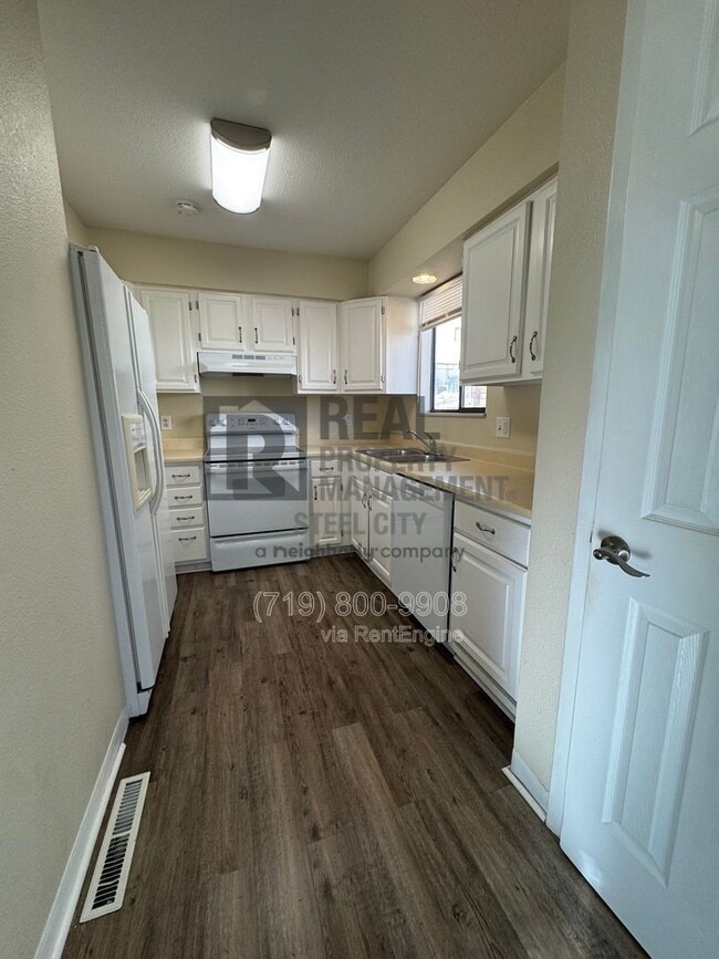 Photo - 605 W 15th St