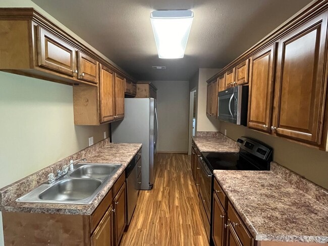 Photo - 808 W 13th St