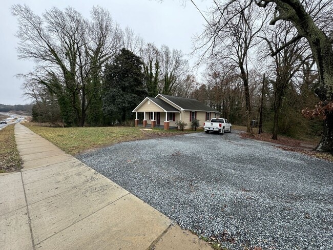 Photo - GREAT LOCATION!! Newly Remodeled 3-Bedroom Rental Home in Kannapolis