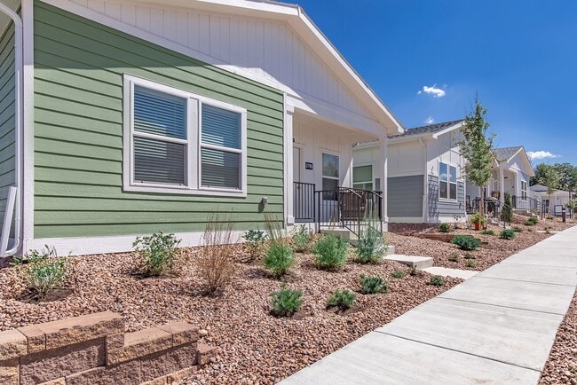 Building Photo - Cottages at Pikeview Rental
