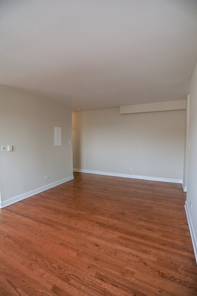Photo - 5851 N Winthrop Ave Unidad #304