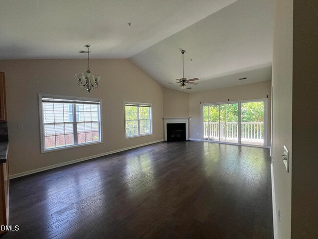 Building Photo - Room in Condo on Claret Ln