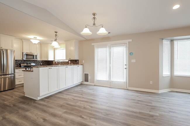 Photo - 2528 W 370 N St