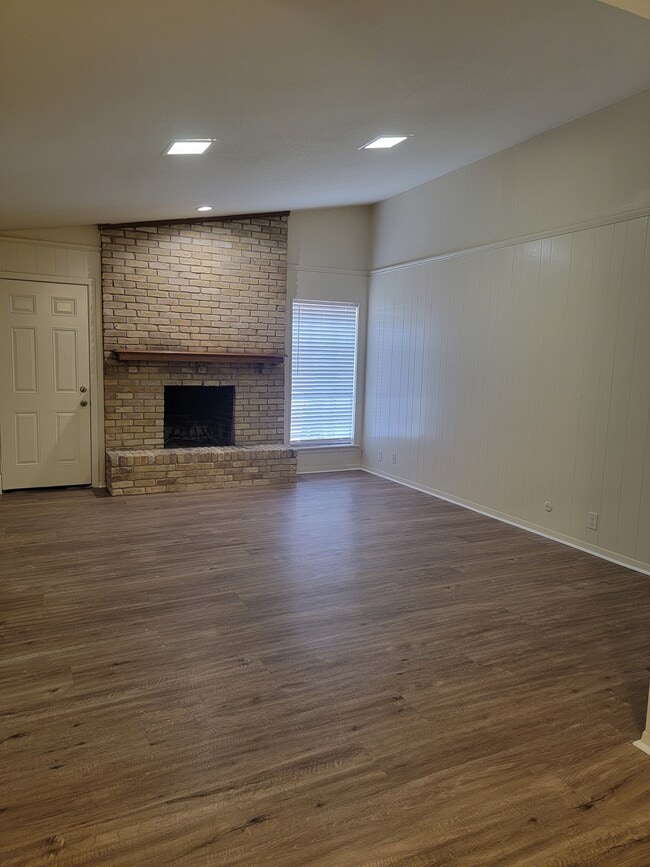 Photo - 613 Woodhaven Pl