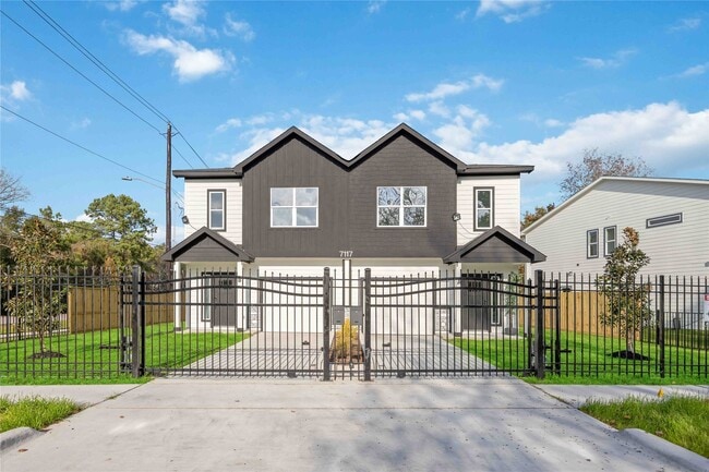 Building Photo - 7117 Springdale St