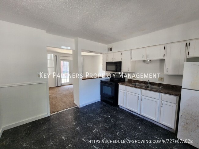 Photo - 130 Warner-6