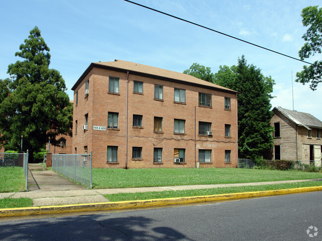 University Gardens - University Gardens Apartments