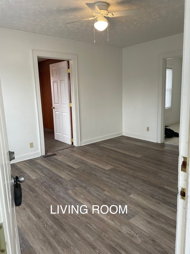 Photo - 220 W Willow St
