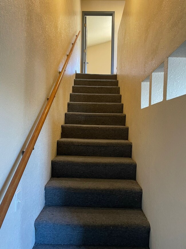 Stairway - 544 Multy Ct Unit 4