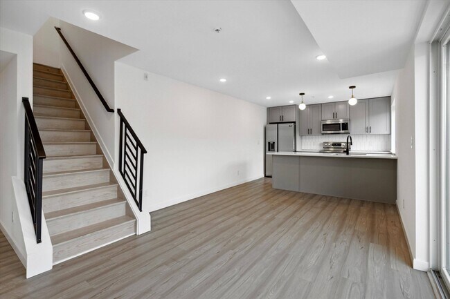 Building Photo - 1338 N 15th St Unit C3