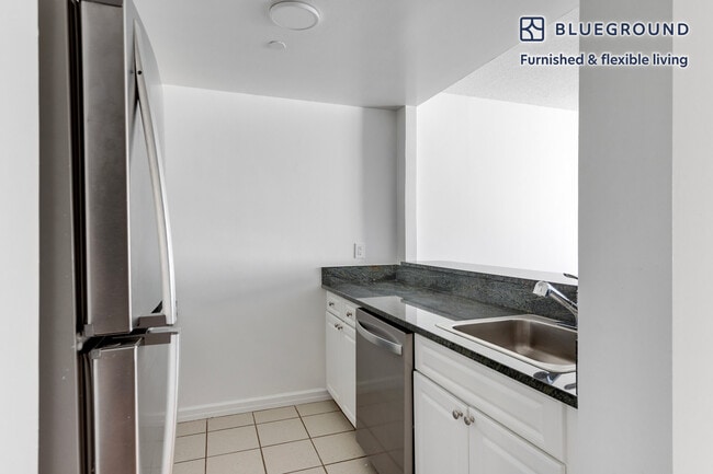 Photo - 520 W 48th St Unidad FL6-ID2074