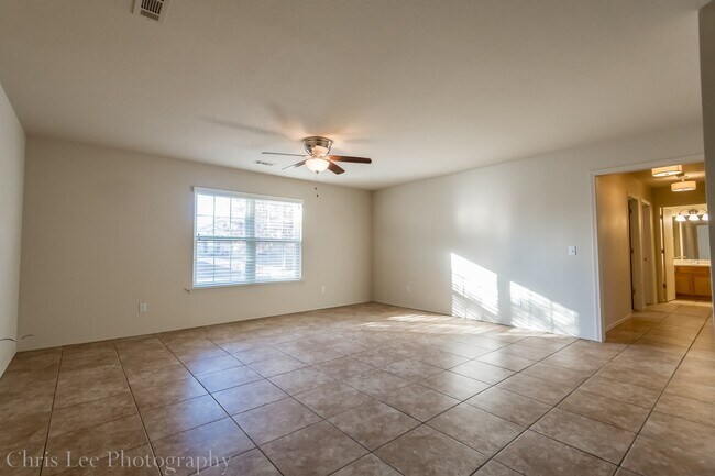 1278 N Heritage Ave Unidad Heritage 1278