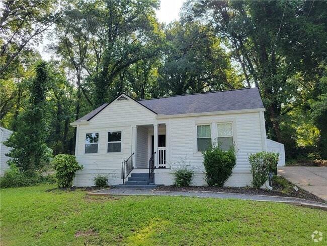 Building Photo - 3044 Sylvan Rd Rental