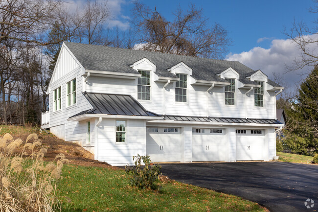 Building Photo - 301 Old Kennett Rd Rental