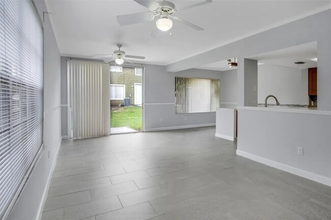 Photo - 603 Coconut Palm Way