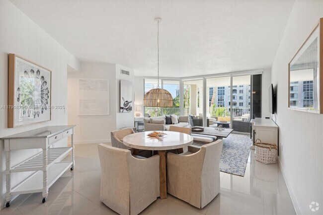 Building Photo - 705 Crandon Blvd Unit 306 Rental