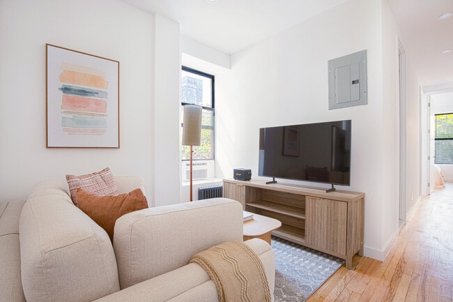 Photo - 363 W 17th St Unidad FL2-ID2017