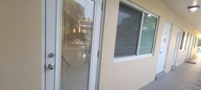 Photo - 2110 NE 39th St Unidad 3B