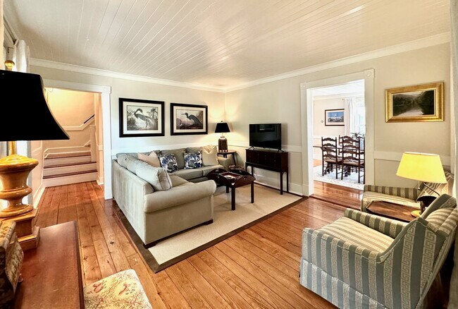 Photo - 2737 Huguenot Trail