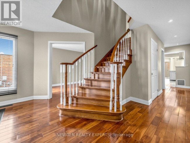 Photo - 2636 Credit Valley Rd