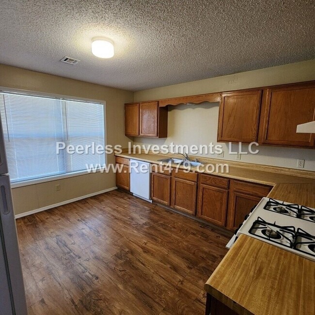 Photo - 505 4th Ave SW