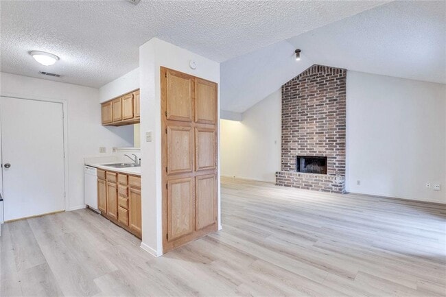 Photo - 11900 Alpheus Ave