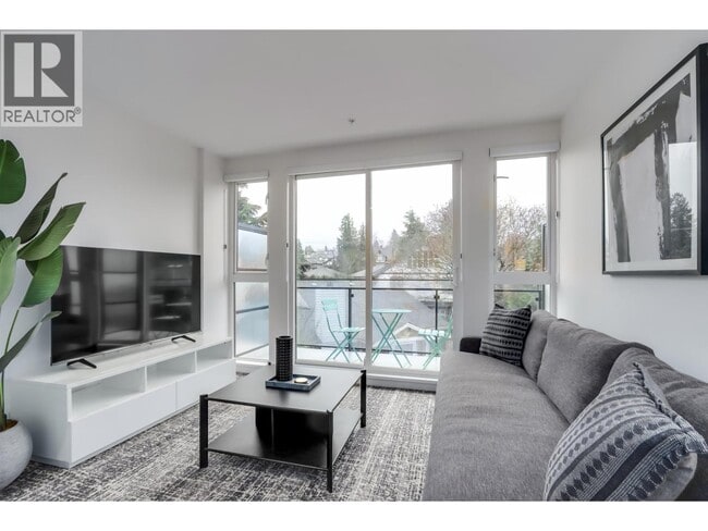 Photo - 422 E 3rd St Unité 41*