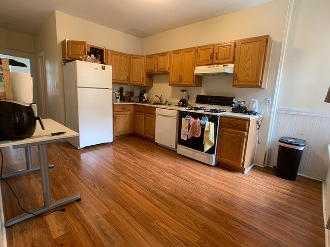 Photo - 14 Strathmore Rd Unit 2