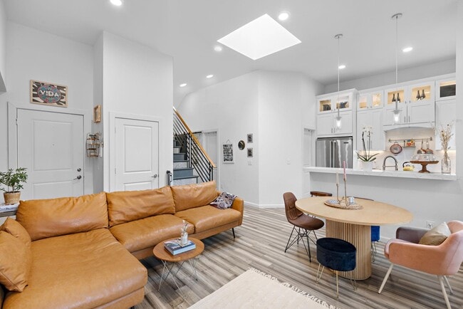 Photo - 405 Bloomfield St Unit 4