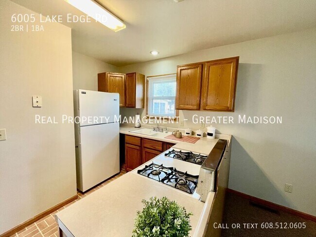 Cozy 2 Bed Home with Lake Waubesa Access!