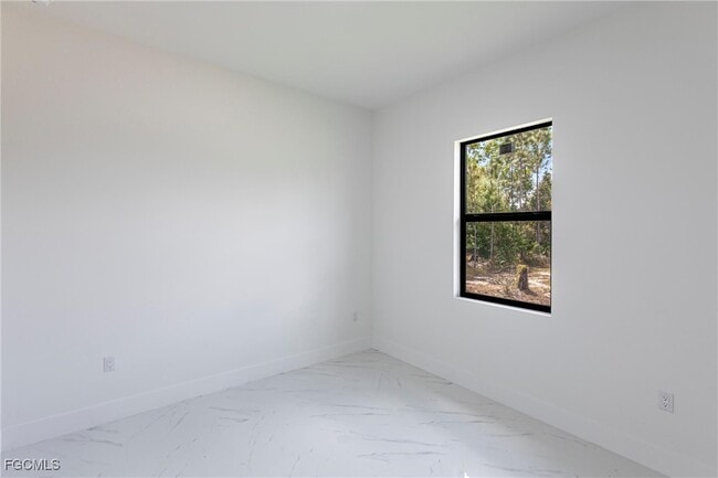 Building Photo - 2502 East 10th Street Rental