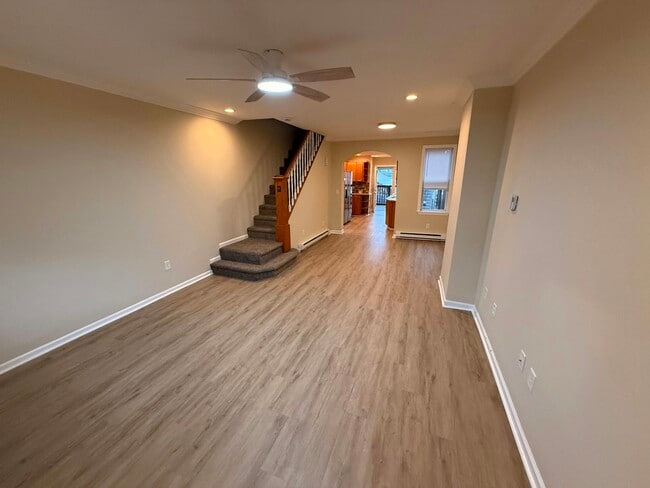 Photo - 419 E Frankford St